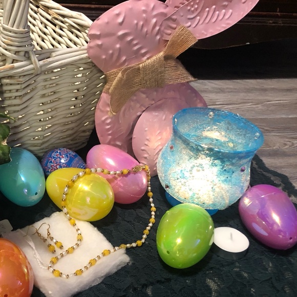 Yellow Jade, Fresh Water Pearls & Gold Necklace & Earrings Set - Picture 7 of 7